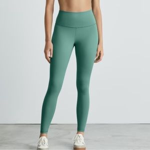 Everlane Perform 24/7 Legging